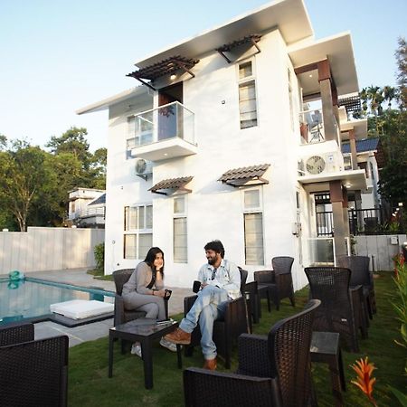 Pabis Luxurious Stay ไวทีรี ภายนอก รูปภาพ