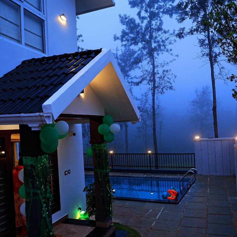 Pabis Luxurious Stay ไวทีรี ภายนอก รูปภาพ