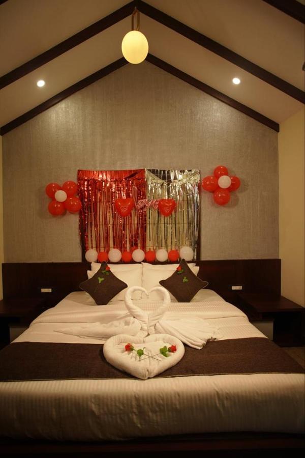 Pabis Luxurious Stay ไวทีรี ภายนอก รูปภาพ