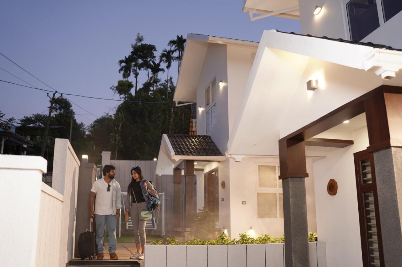 Pabis Luxurious Stay ไวทีรี ภายนอก รูปภาพ