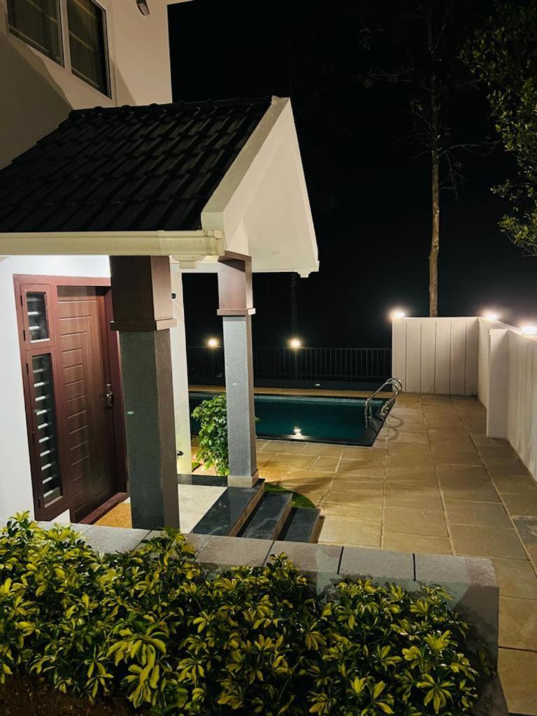 Pabis Luxurious Stay ไวทีรี ภายนอก รูปภาพ