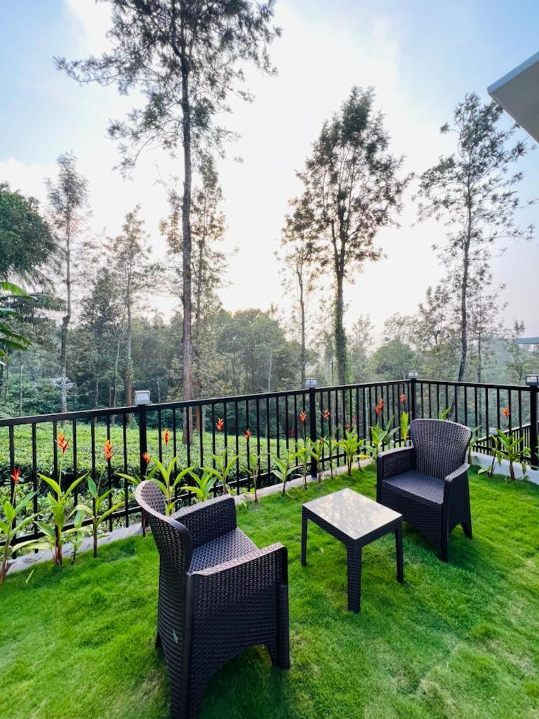 Pabis Luxurious Stay ไวทีรี ภายนอก รูปภาพ